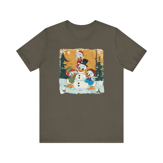 Duck Snowmen Tee: Olive-green T-shirt with vintage Donald Duck and nephews building a snowman in winter scene, featuring quality cotton and classic fit.