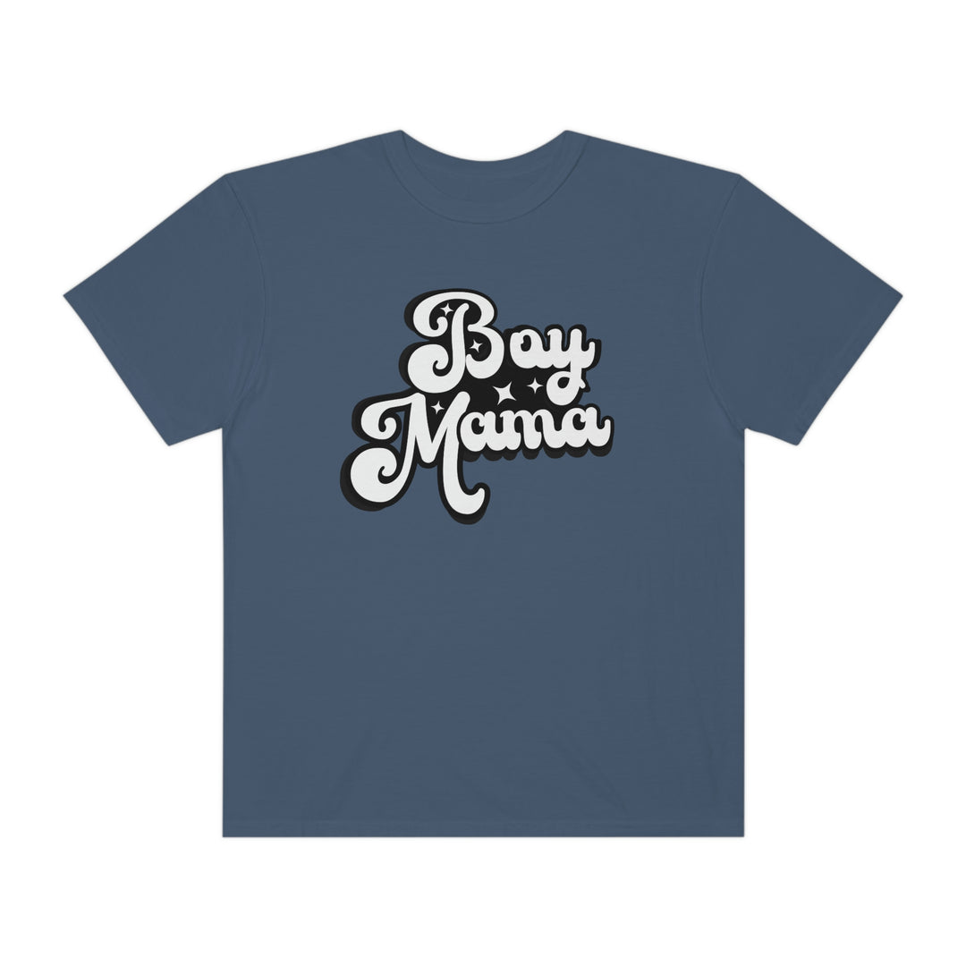 Relaxed fit Boy Mama Tee, 100% ring-spun cotton, garment-dyed for coziness. Double-needle stitching for durability, seamless design for a tubular shape. Ideal for daily wear.