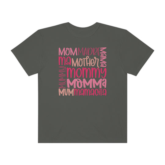A Mama Tee in grey with pink text, made of 100% ring-spun cotton. Garment-dyed for extra coziness, featuring a relaxed fit and durable double-needle stitching. Ideal for daily wear.
